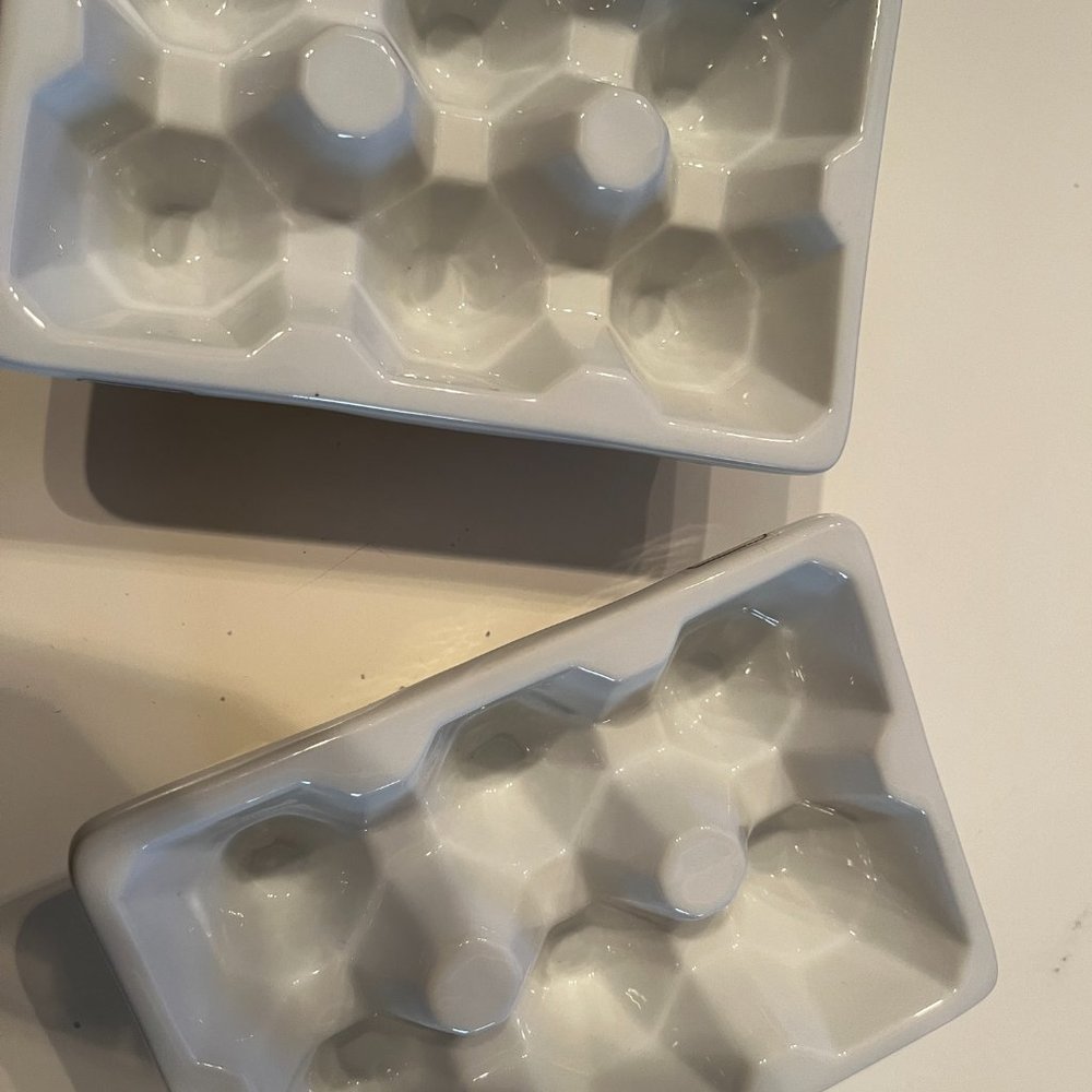 Hard Boiled Egg Porcelain Serving Tracys (Holds 12 Eggs) (h/x)‎